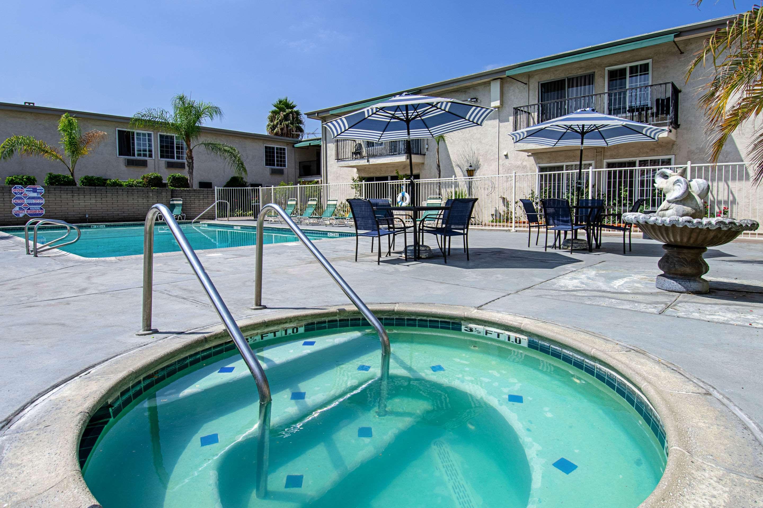 Rodeway Inn Near Maingate Knott'S Buena Park Exteriör bild