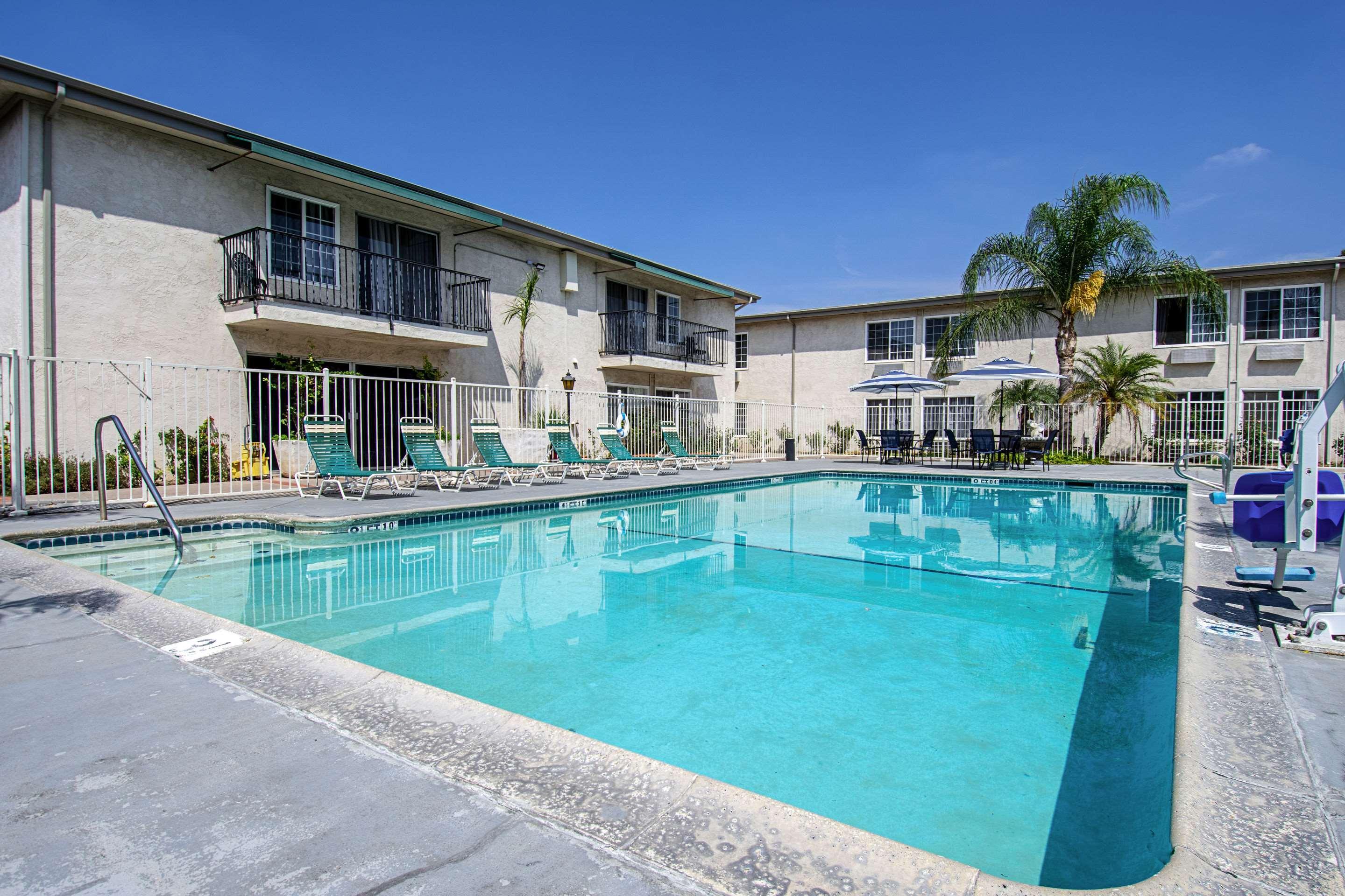Rodeway Inn Near Maingate Knott'S Buena Park Exteriör bild